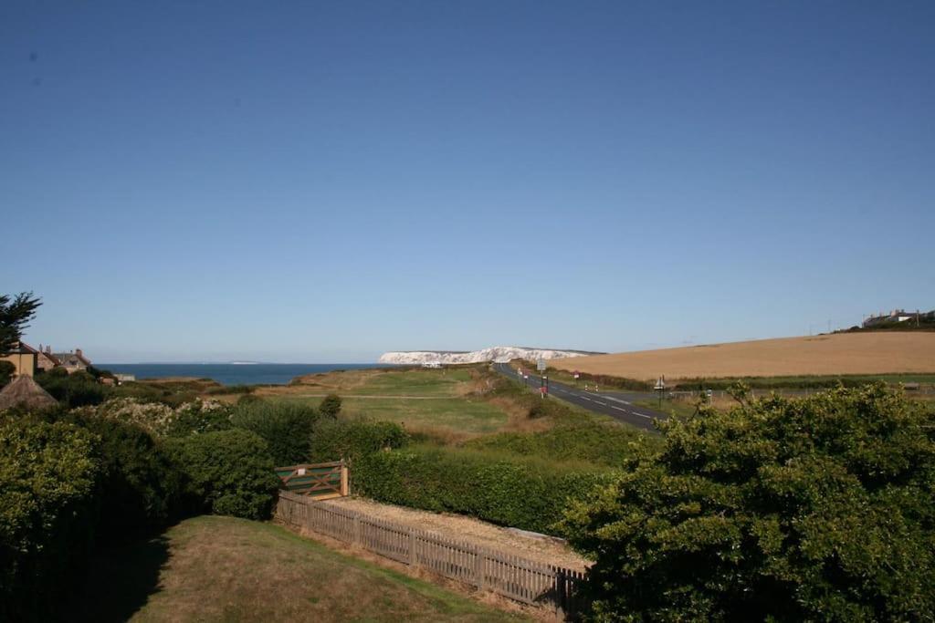Greystone Cottage - Sea Views, Short Stroll To A Beautiful Sandy Beach Brook  Екстериор снимка