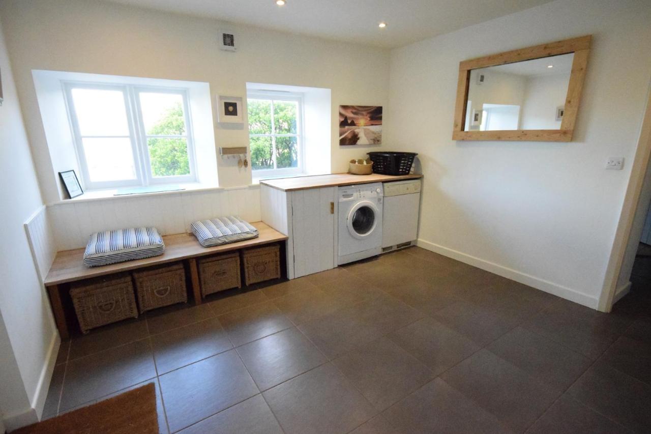 Greystone Cottage - Sea Views, Short Stroll To A Beautiful Sandy Beach Brook  Екстериор снимка