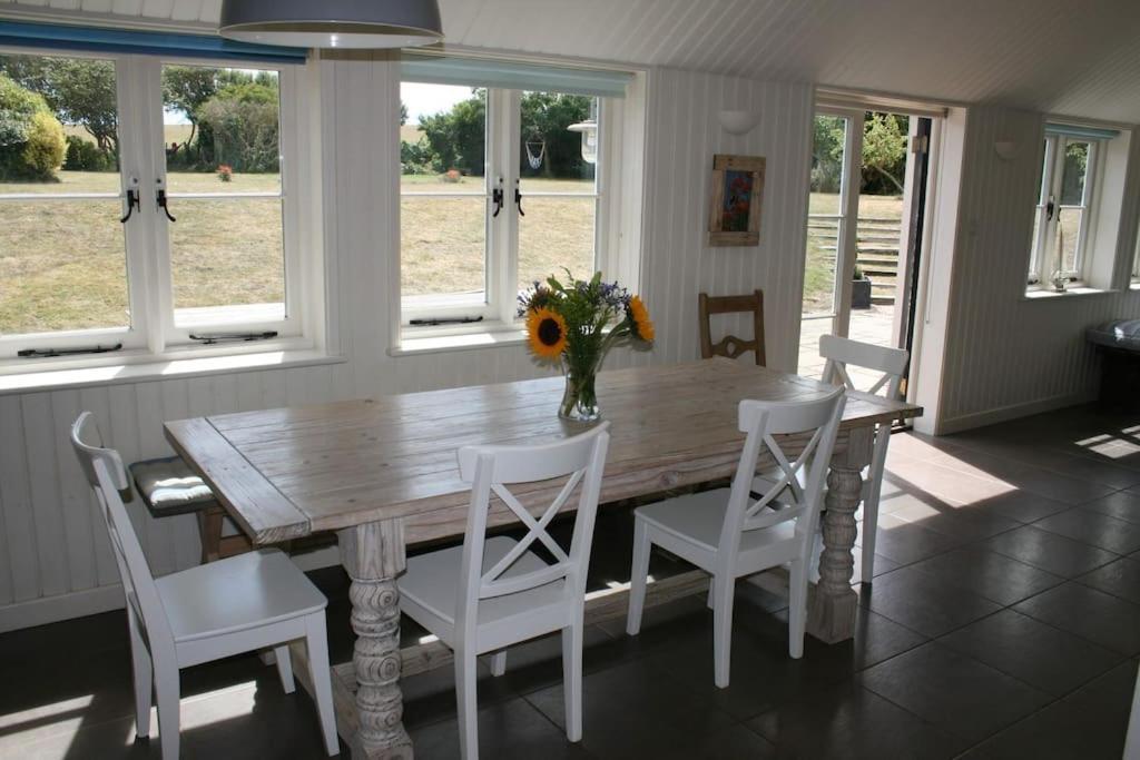 Greystone Cottage - Sea Views, Short Stroll To A Beautiful Sandy Beach Brook  Екстериор снимка